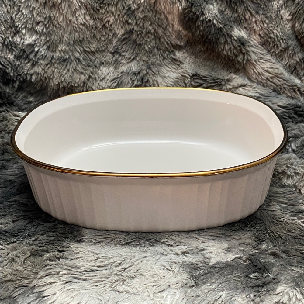 Vintage Corning ware French White casserole dishes with gold trim 2.8 L and 1.8 - Picture 7 of 16